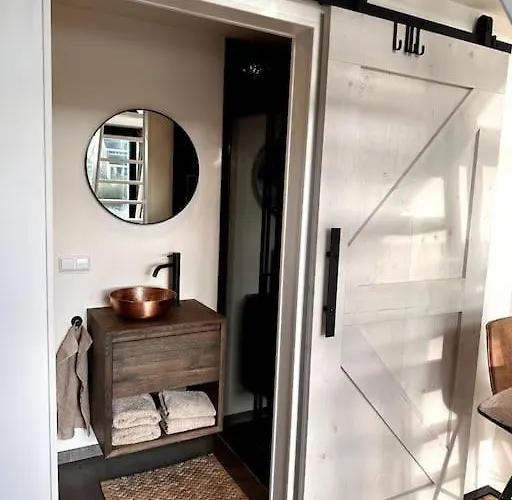 Tiny House Of Picasso Warmenhuizen